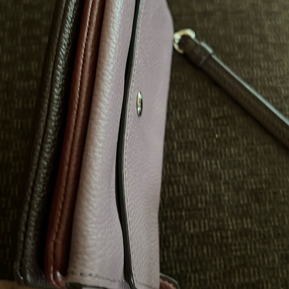 BNWT Coach 3 Section Wristlet - Picture 3 of 8